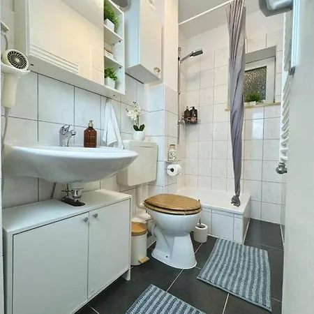 Complete Apartment+netflix Daire Wilhelmshaven