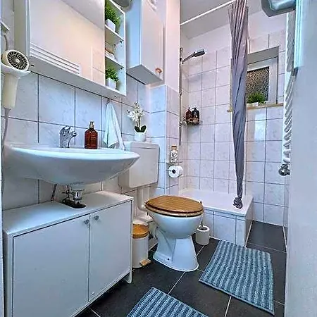 Complete Apartment+netflix Daire Wilhelmshaven
